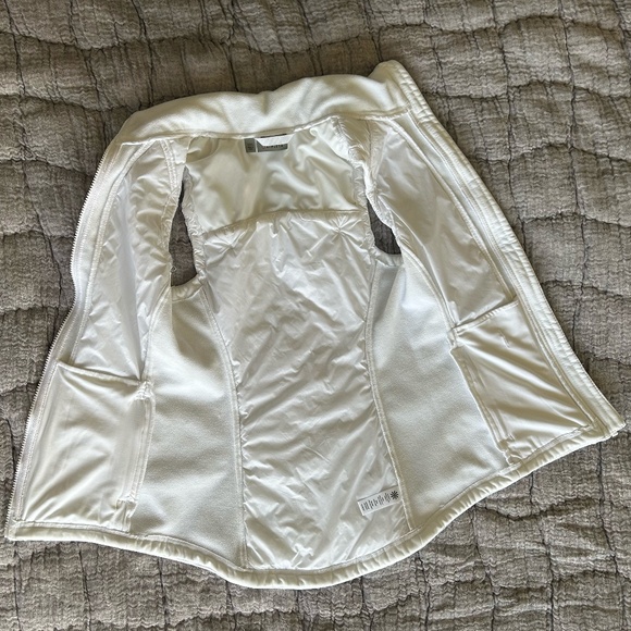 Athleta thin Puffy Vest - Picture 3 of 7